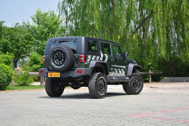 实拍全新BJ40 越野世家的"潮野大单品",实拍全新BJ40 越野世家的"潮野大单品"